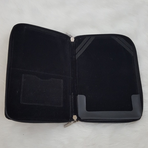 Disney - Mickey Mouse Tablet Case - Picture 3 of 4